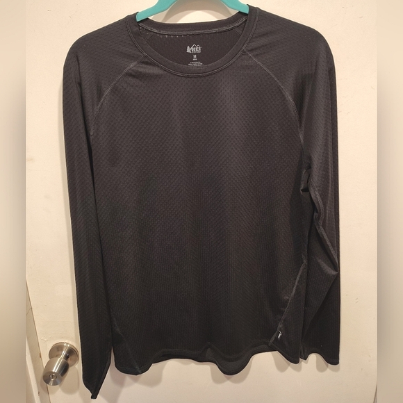 REI Co-op Men's Black Long Sleeve Stretchy Base Layer Shirt  M Hiking Gorpcore - Picture 1 of 6